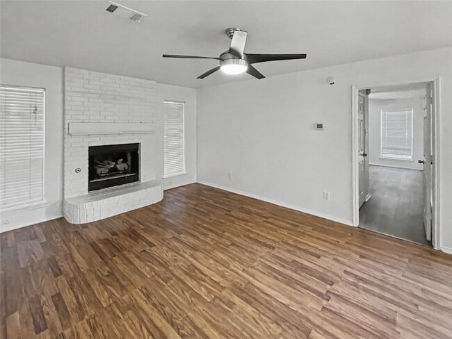 Building Photo - 611 Mariposa Dr