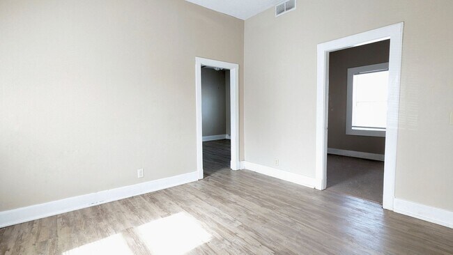 Building Photo - Cozy 2 bedroom in Arlington