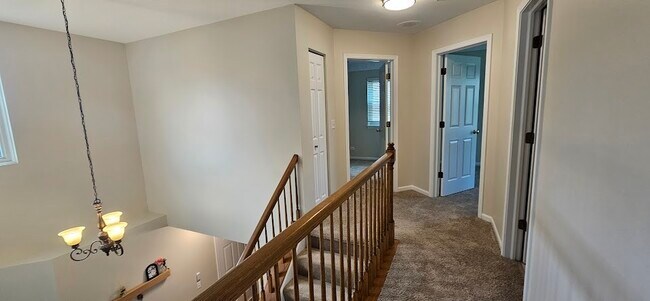 Building Photo - 450 Rosewood Crossing