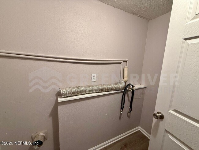 Building Photo - 3078 W 15th St