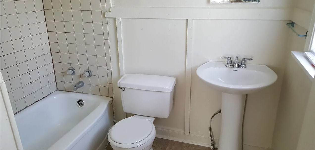 Bathroom - 1512 Willow St