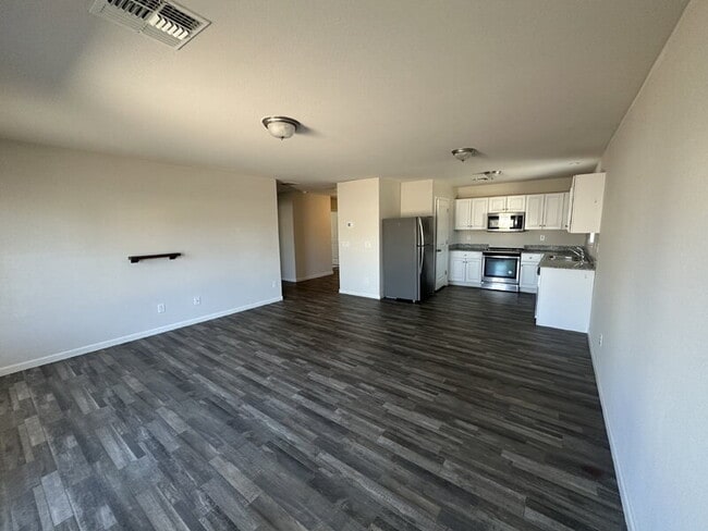 Building Photo - 202 W Bobcat Ct