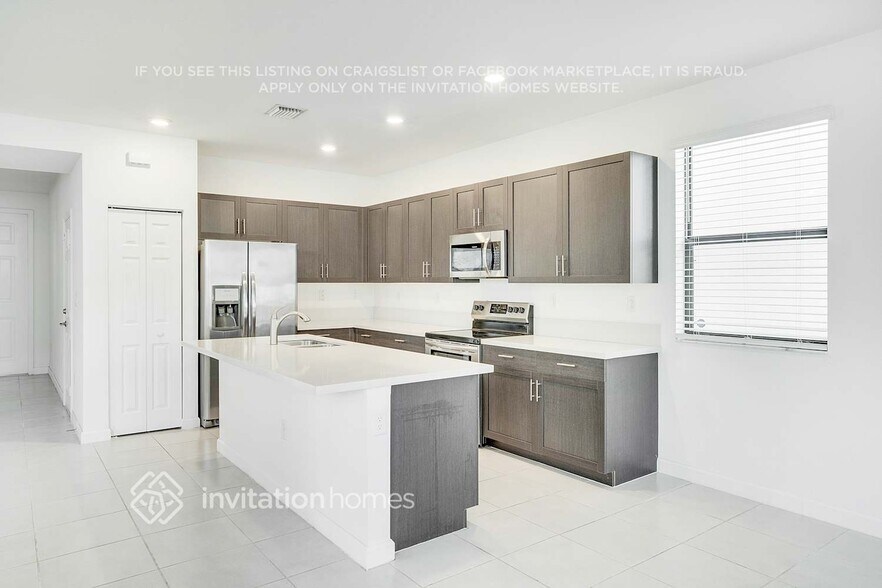 Building Photo - 2410 N 108th Dr