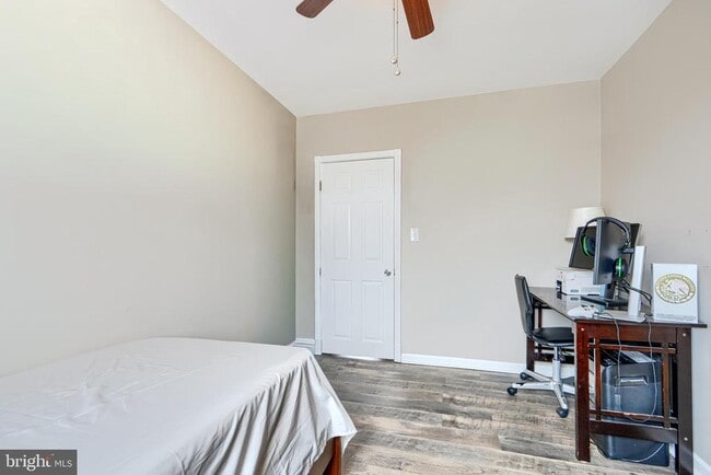 Building Photo - 1543 Lochwood Rd