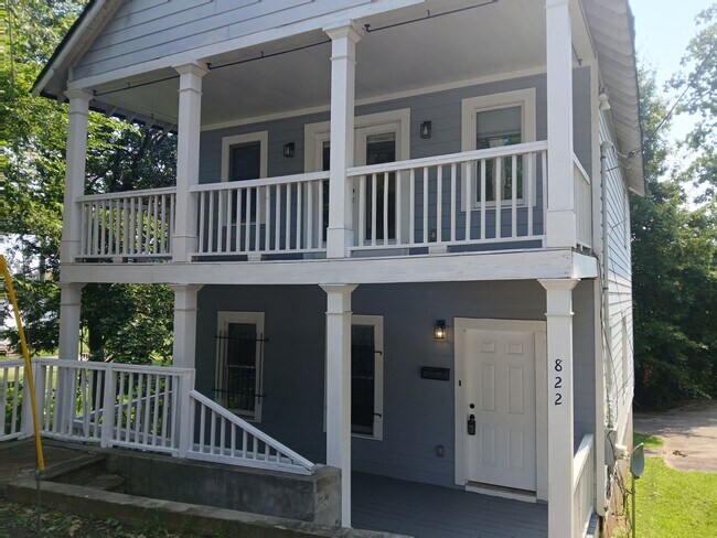 Building Photo - 822 Pryor St SW