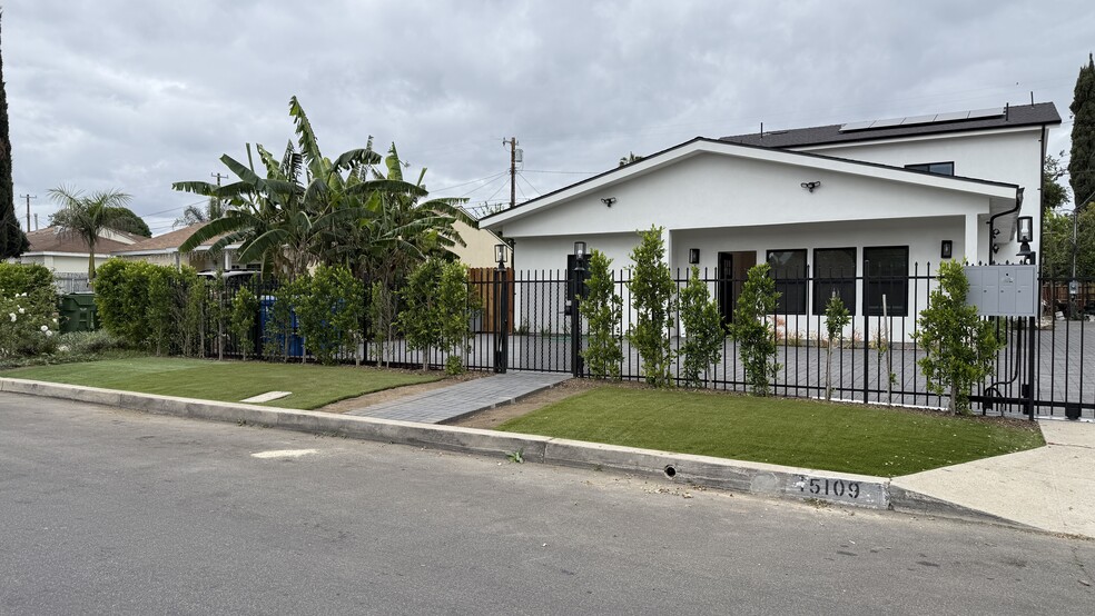 Building Photo - 15109 Leadwell St