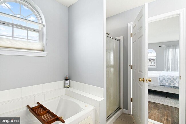 Building Photo - 536 W Montgomery Ave