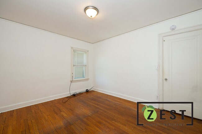 Building Photo - 17352 Roselawn St