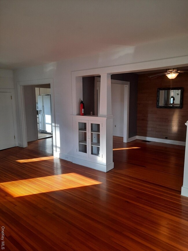 Building Photo - 23 Valley Ave