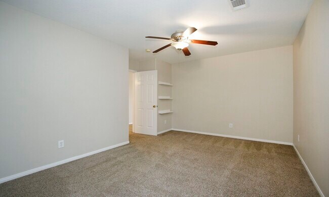 Building Photo - 27131 Sunset Pines Dr