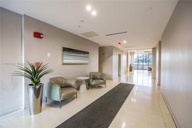 Building Photo - 20379 W Country Club Dr