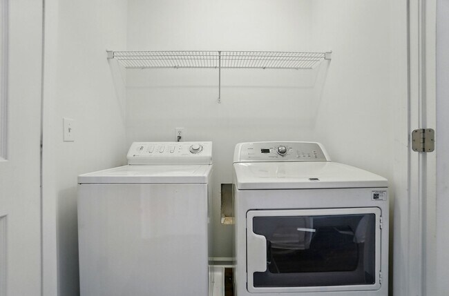 Building Photo - (Coming Soon) Townhome in Pineville – Quie...