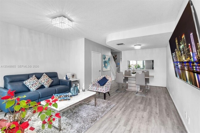 Building Photo - 9925 NW 57th Manor