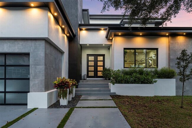 Building Photo - 3624 S Gardenia Ave