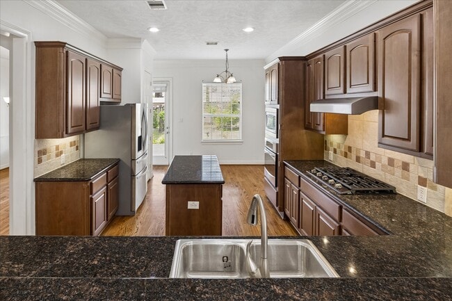 Building Photo - 7608 Janak Dr