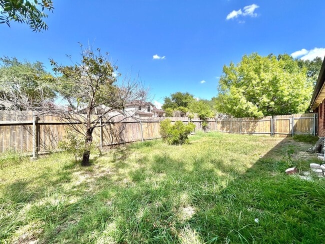 Building Photo - Charming 3/BR 2/BA Home with Covered Deck ...