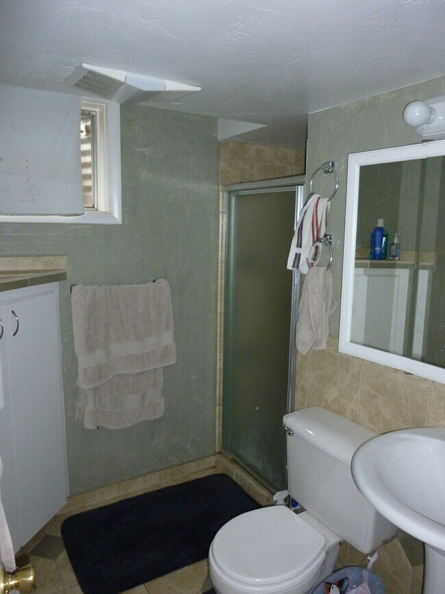 Building Photo - 2955-2959 N Newton Street, Unit 2959 B