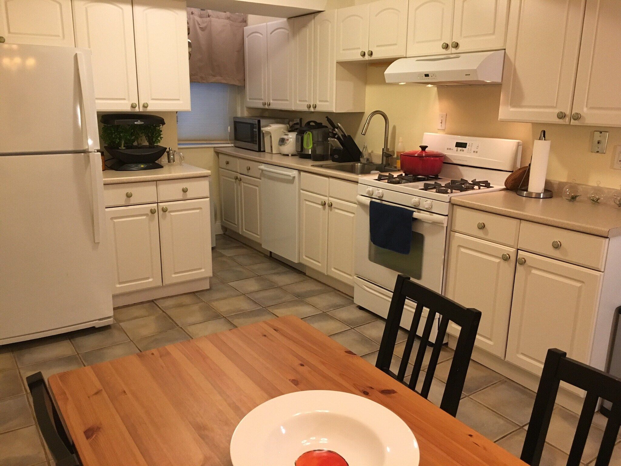 Kitchen - 1895 Beacon St