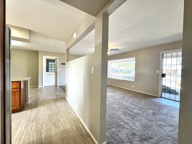 Building Photo - BEAUTIFUL 2 BEDROOM IN DREAMLAND VILLAS 55...