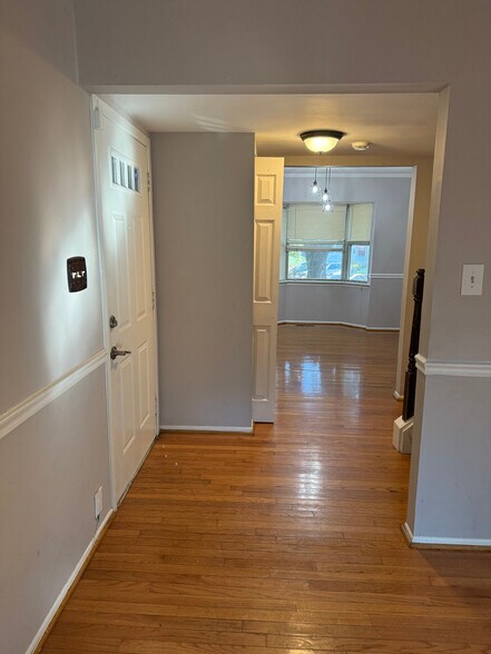 Building Photo - 7028 Palamar Turn