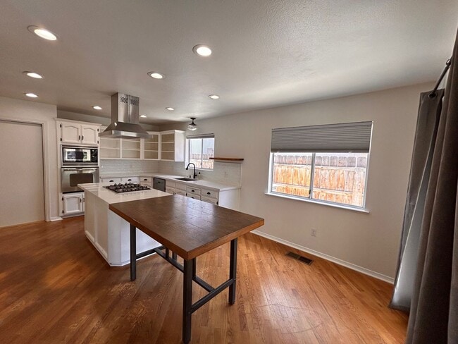 Building Photo - Beautiful home for rent in Visalia!