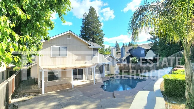 Building Photo - 413 Unity Ct