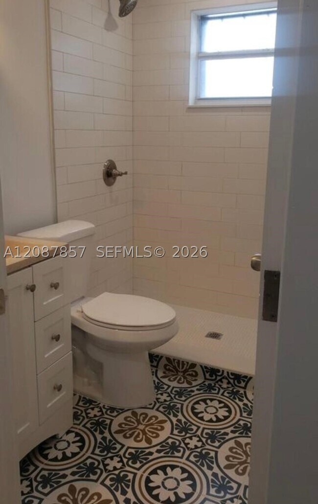 Building Photo - 3766 SW 27th St