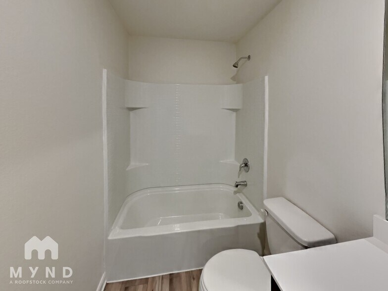 Building Photo - 732 Keeneland Dr