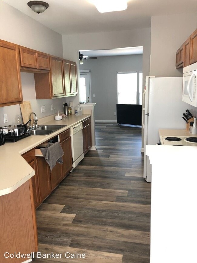 Building Photo - 2 br, 1.5 bath House - 72 Spring Crossing ...