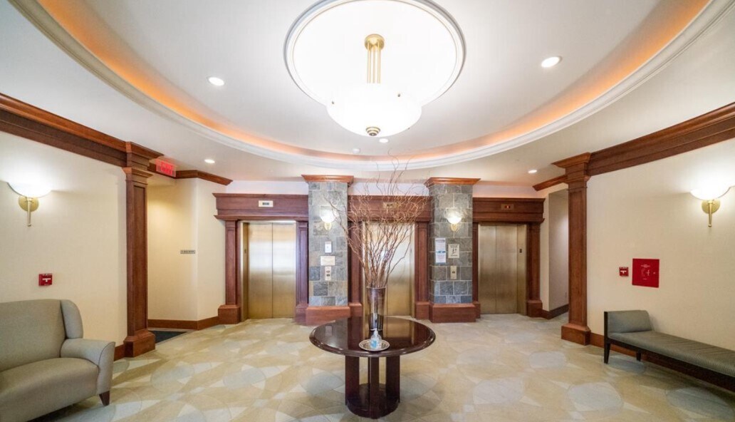 Building Photo - 360 W Washington Ave