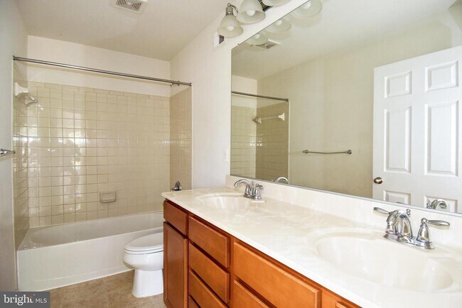 Building Photo - 3082 American Eagle Blvd