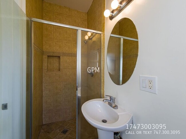 Building Photo - 126 E Garfield Ave