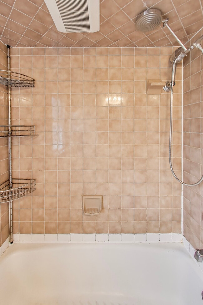 Building Photo - 2537 S Scott St