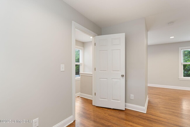 Building Photo - 121 N Hubbards Ln