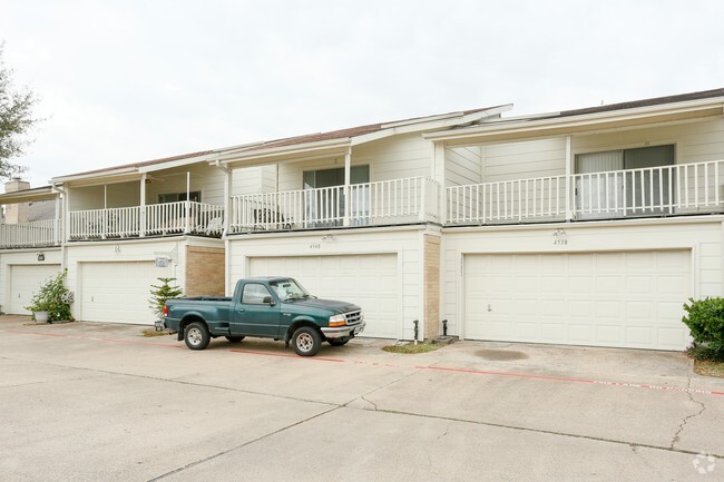 Building Photo - Buena Vista Townhomes