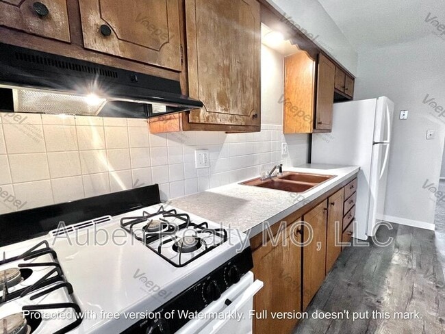 Building Photo - 7211 Montana Ave