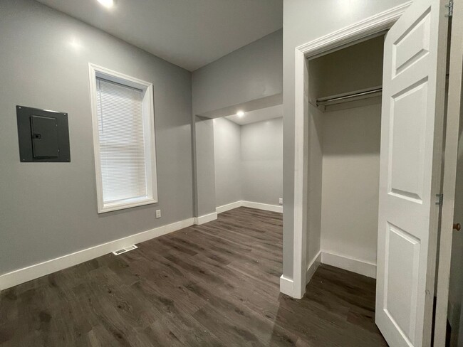 Building Photo - 427 Chambers Ave