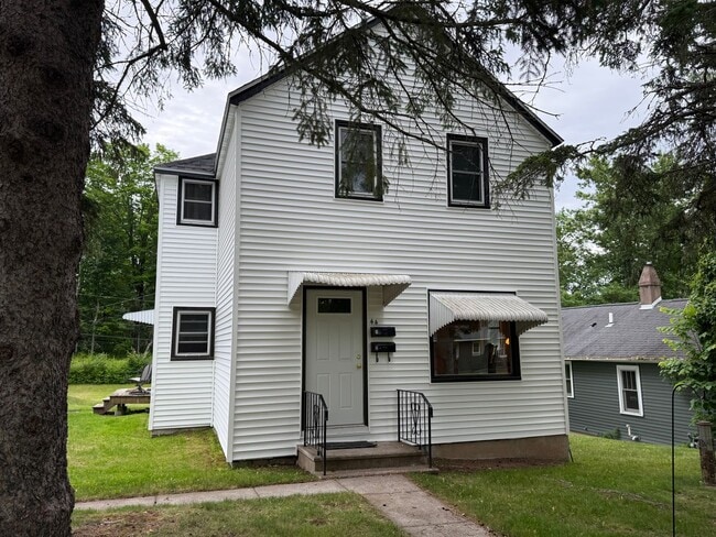 Primary Photo - 44 St Paul Ave