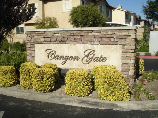 Building Photo - COMING SOON! 4 Bedroom Home in the Canyon Gate Community in Newhall!