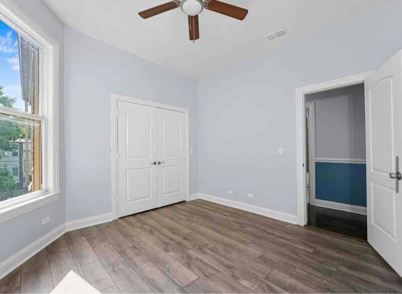 Building Photo - 6430 S Green St