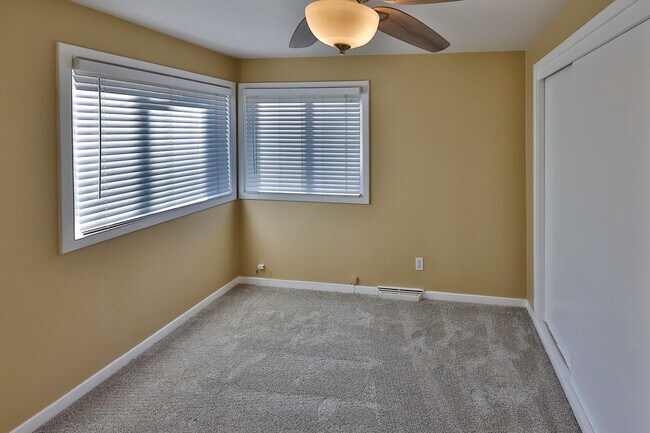 Blinds throughout for privacy - 1020 E Garden Ave