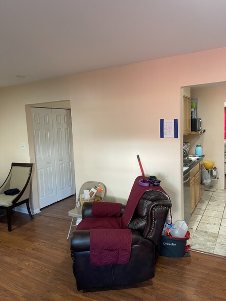 Building Photo - 168 Haverford Dr