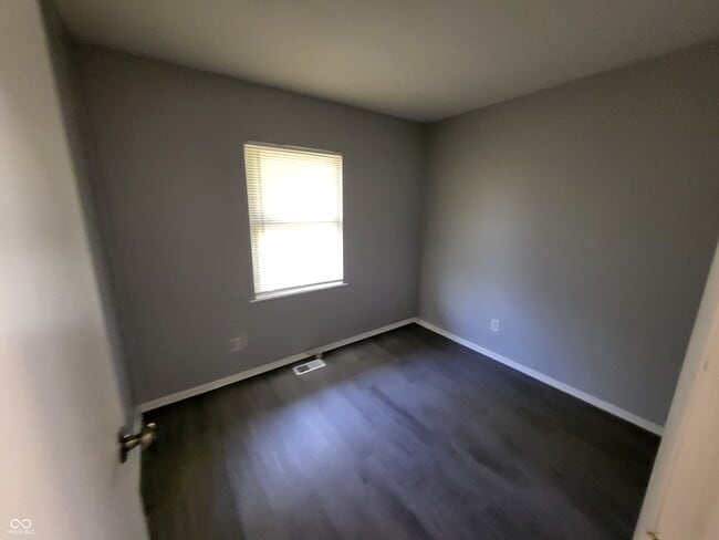 Building Photo - 4113 Diller Dr