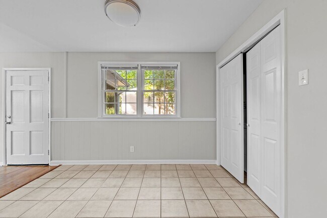 Building Photo - 3 Bedroom Ranch near Duke Raleigh Hospital...