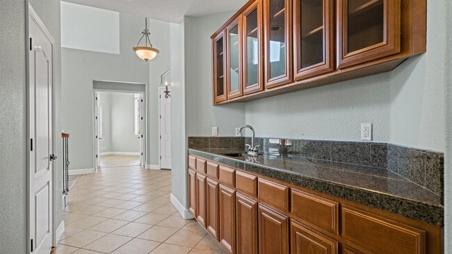 Building Photo - Beautiful two-story in Paradise Crest!