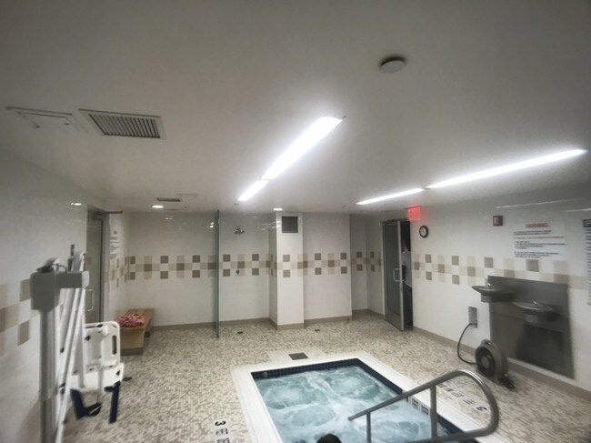 Building Photo - 4024 College Point Blvd