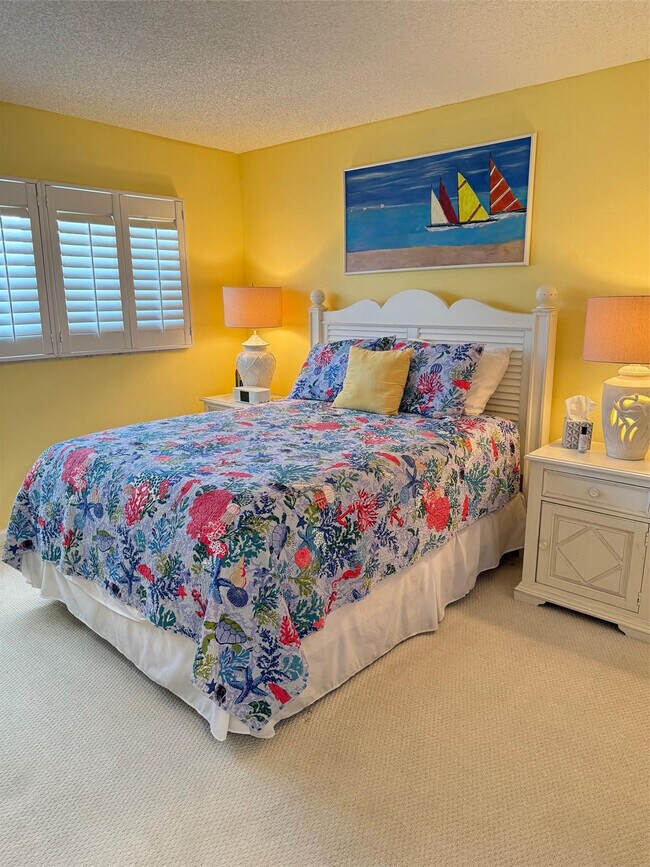 Building Photo - 4636 El Mar Dr