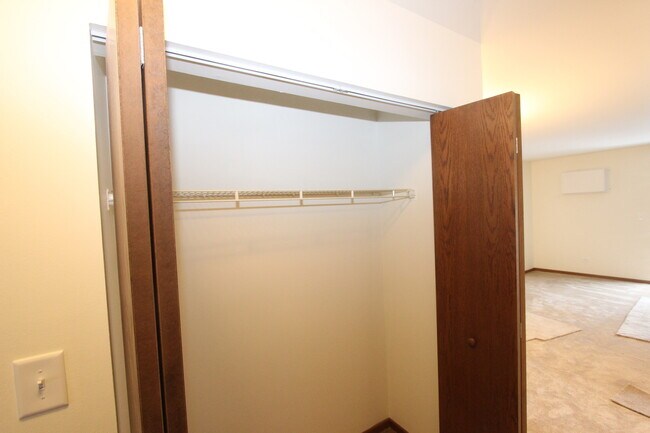 Building Photo - 419 Berkshire Dr