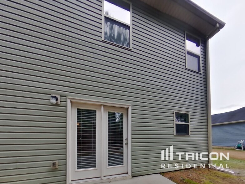 Building Photo - 103 Andrews Ct