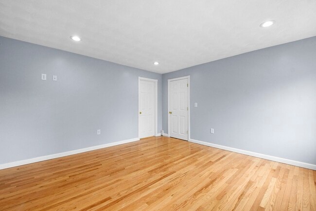 Building Photo - 515 Winthrop St